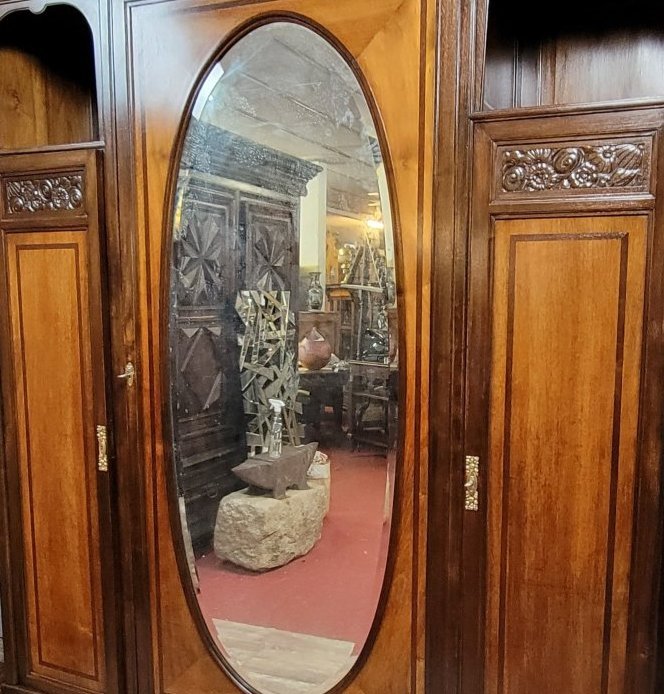 Armoire Art Déco en noyer et acajou estampillée L. Majorelle – Glace centrale biseautée -photo-3