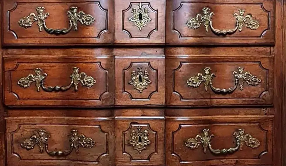 Commode Arbalette d'époque Régence en noyer – Dessus de marbre – Bronzes d'origine  -photo-2