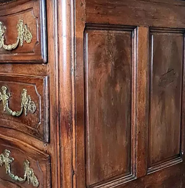 Commode Arbalette d'époque Régence en noyer – Dessus de marbre – Bronzes d'origine  -photo-4