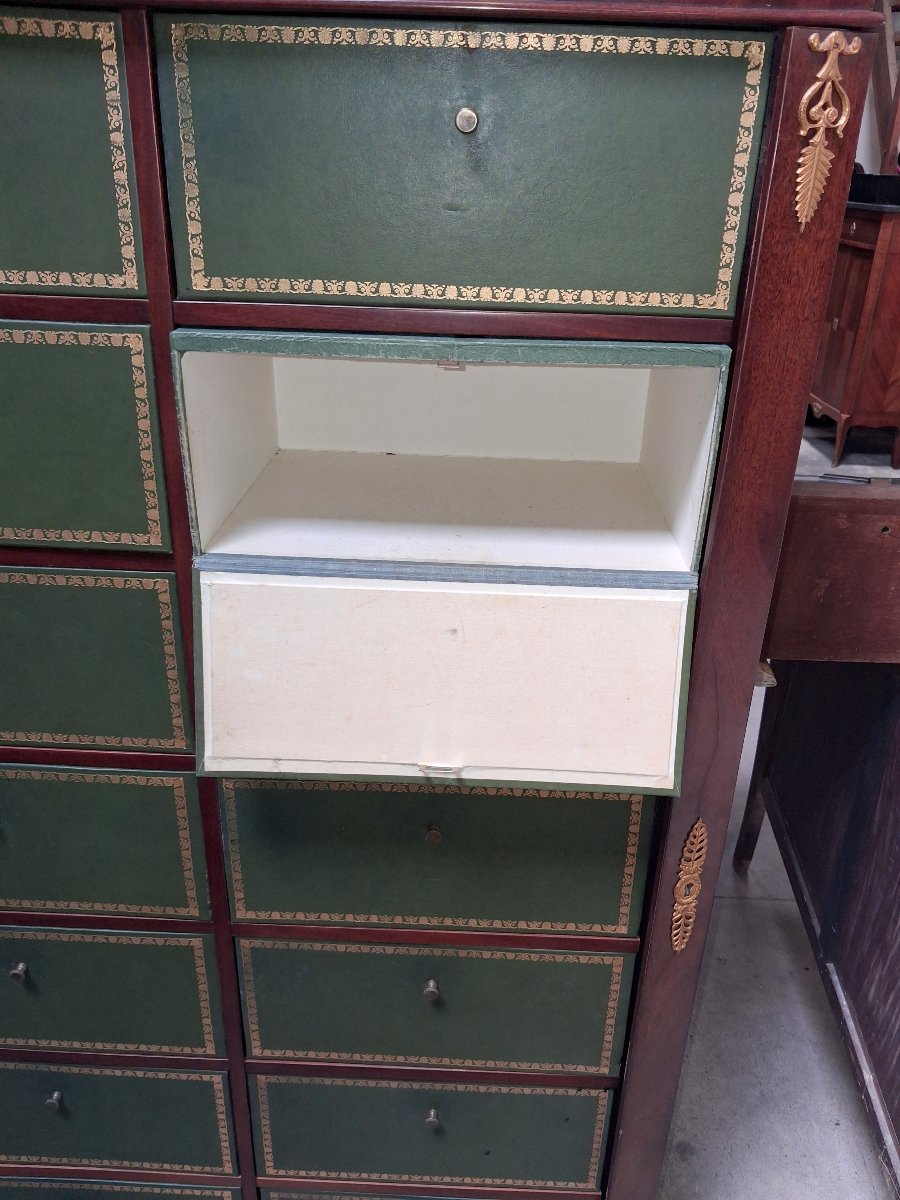 Cartonnier de style Empire en acajou – 12 tiroirs gainés de cuir vert – Bronzes dorés -photo-1