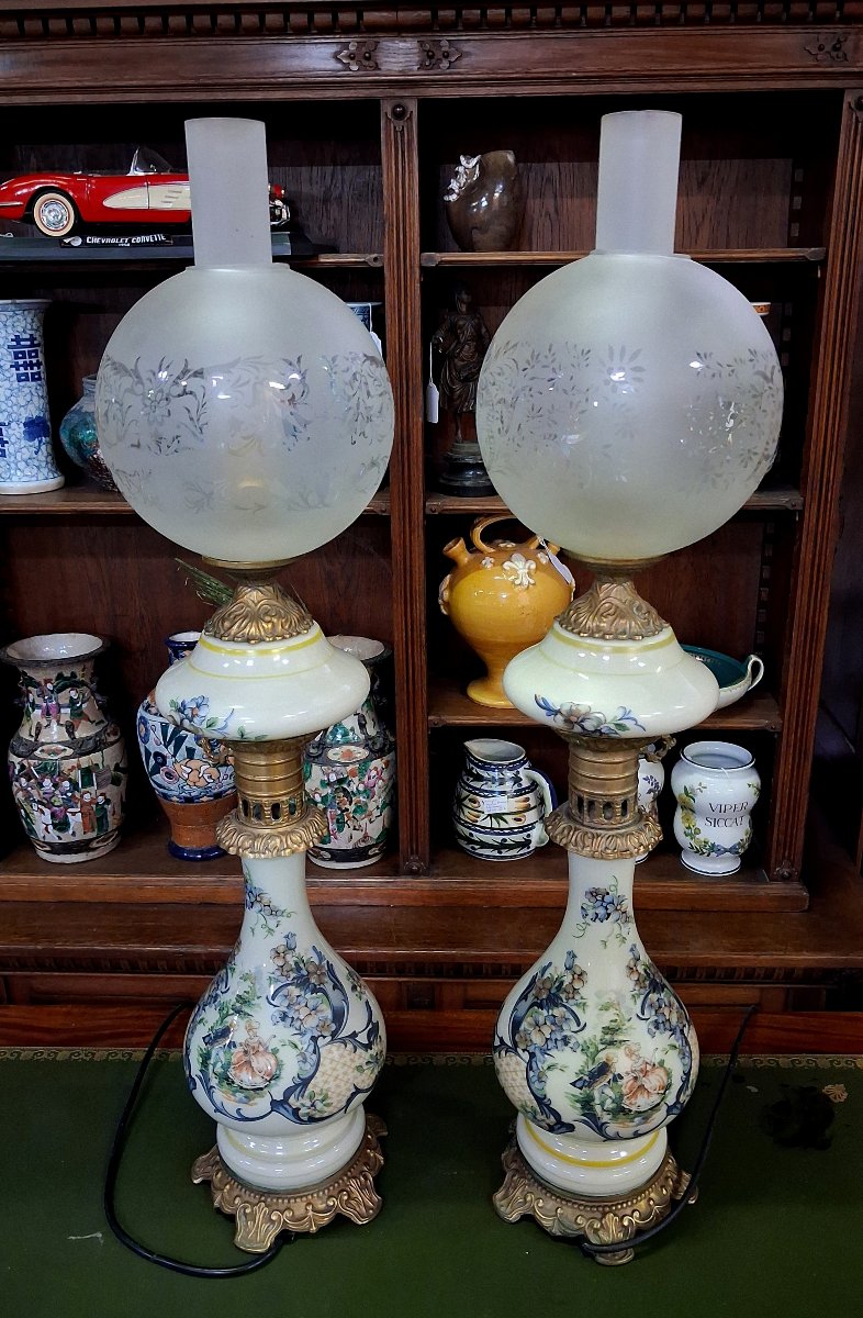 Pair Of Electrified Oil Lamps Made Of Painted Opaline Glass – 19th Century -photo-2