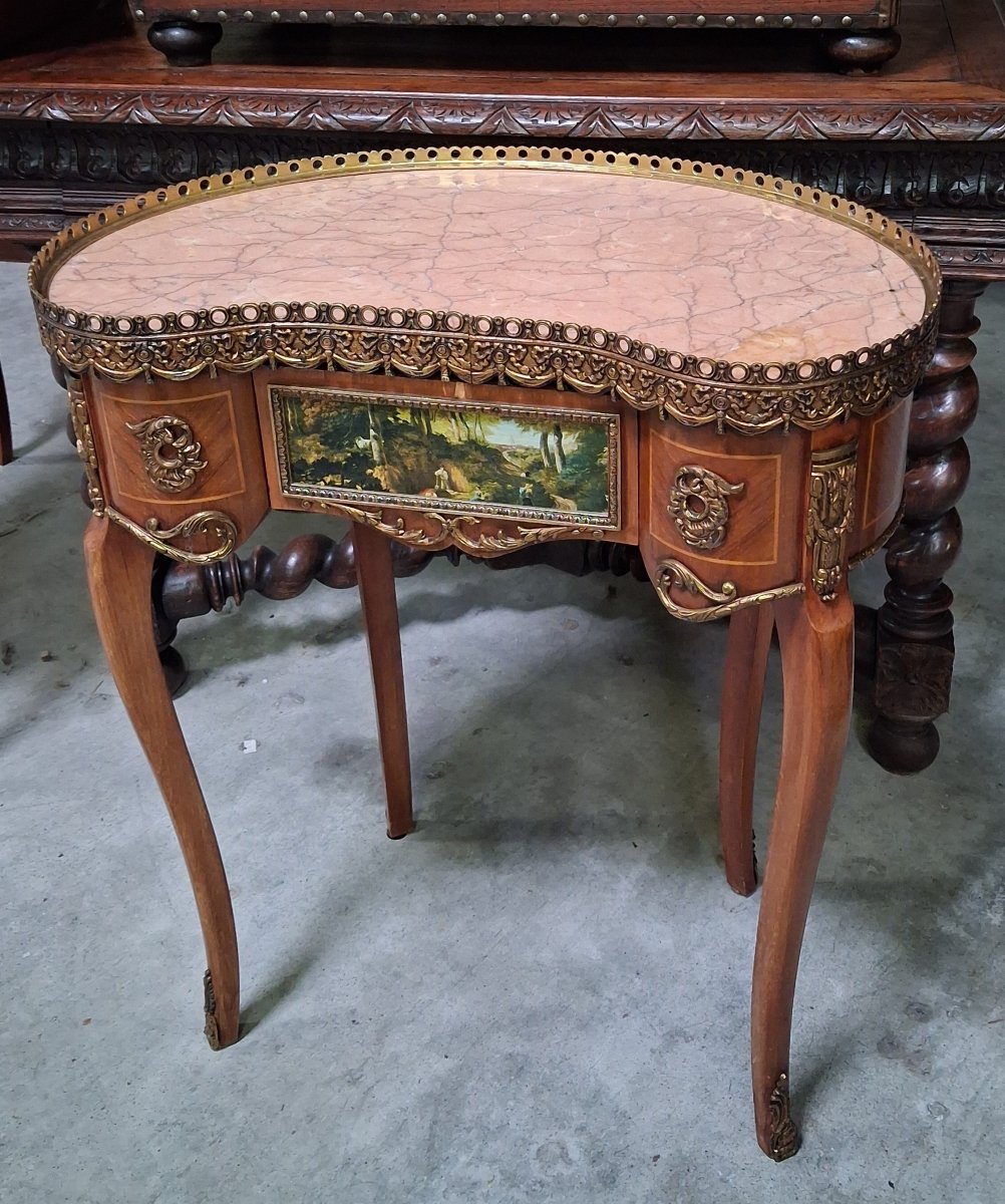 Bureau haricot de style Louis XV en marqueterie et bronze doré-photo-3