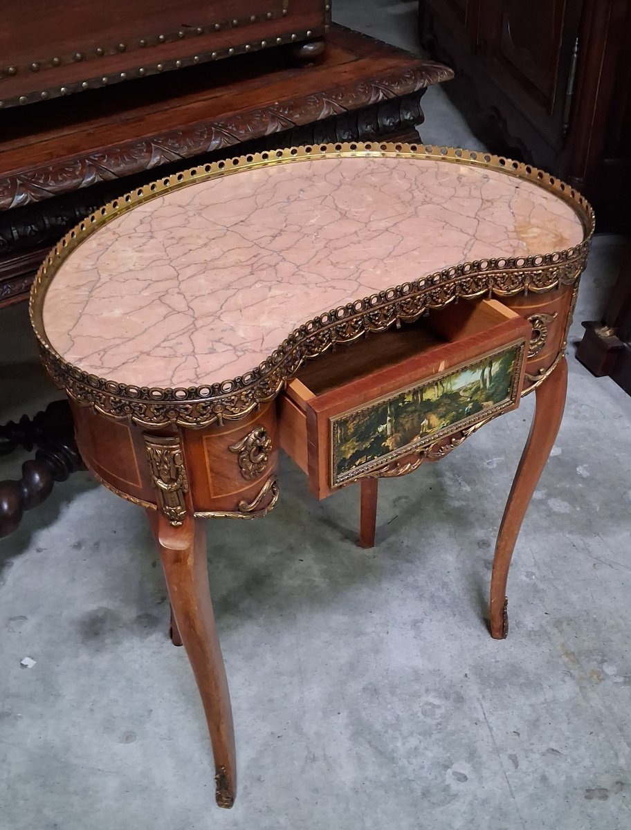 Bureau haricot de style Louis XV en marqueterie et bronze doré-photo-1