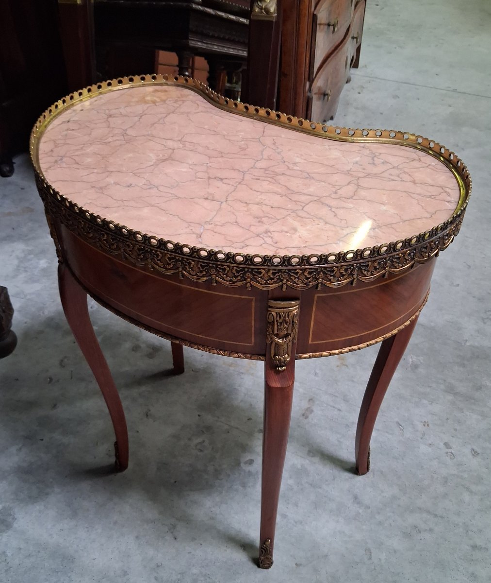 Bureau haricot de style Louis XV en marqueterie et bronze doré-photo-2