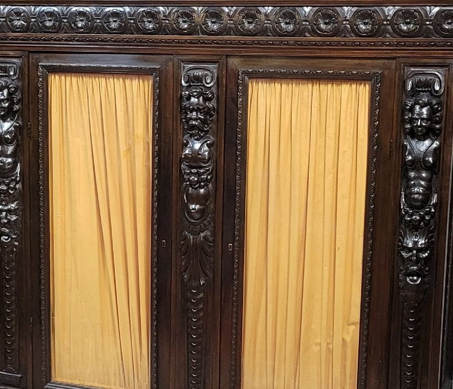 A Large Renaissance-style Carved Wooden Bookcase Dating From The 19th Century-photo-2