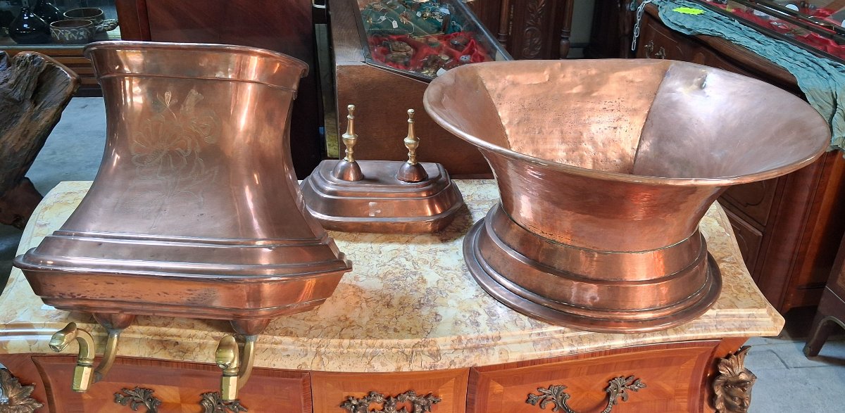 Antique Hammered Copper Fountain, Displayed With Its Matching Basin-photo-3