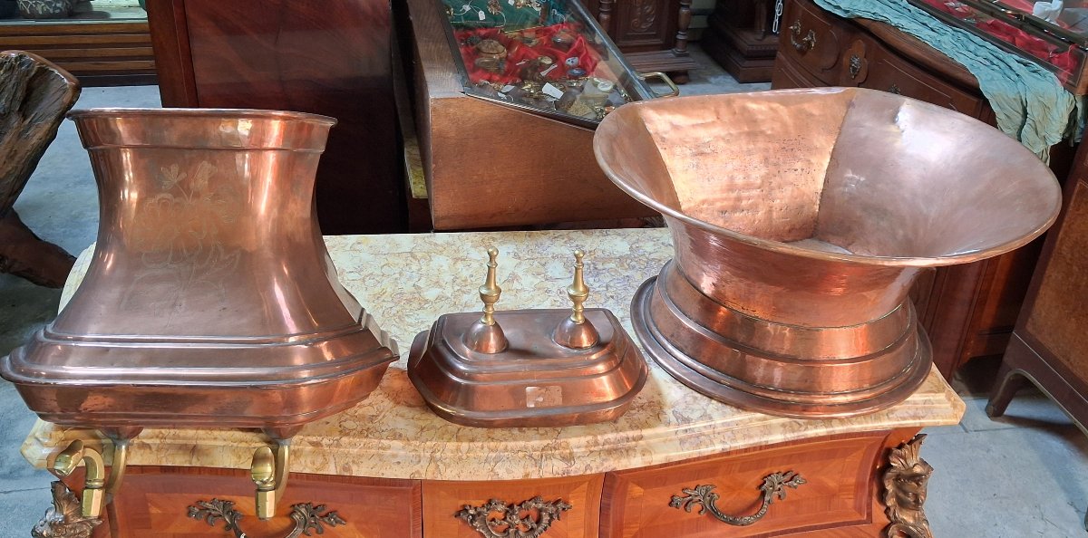 Antique Hammered Copper Fountain, Displayed With Its Matching Basin-photo-2