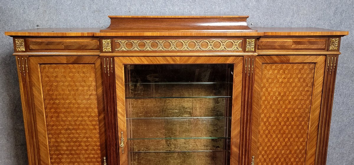 Importante bibliothèque-vitrine en bois nobles et marqueterie, estampillée A. Bastet, Lyon-photo-3
