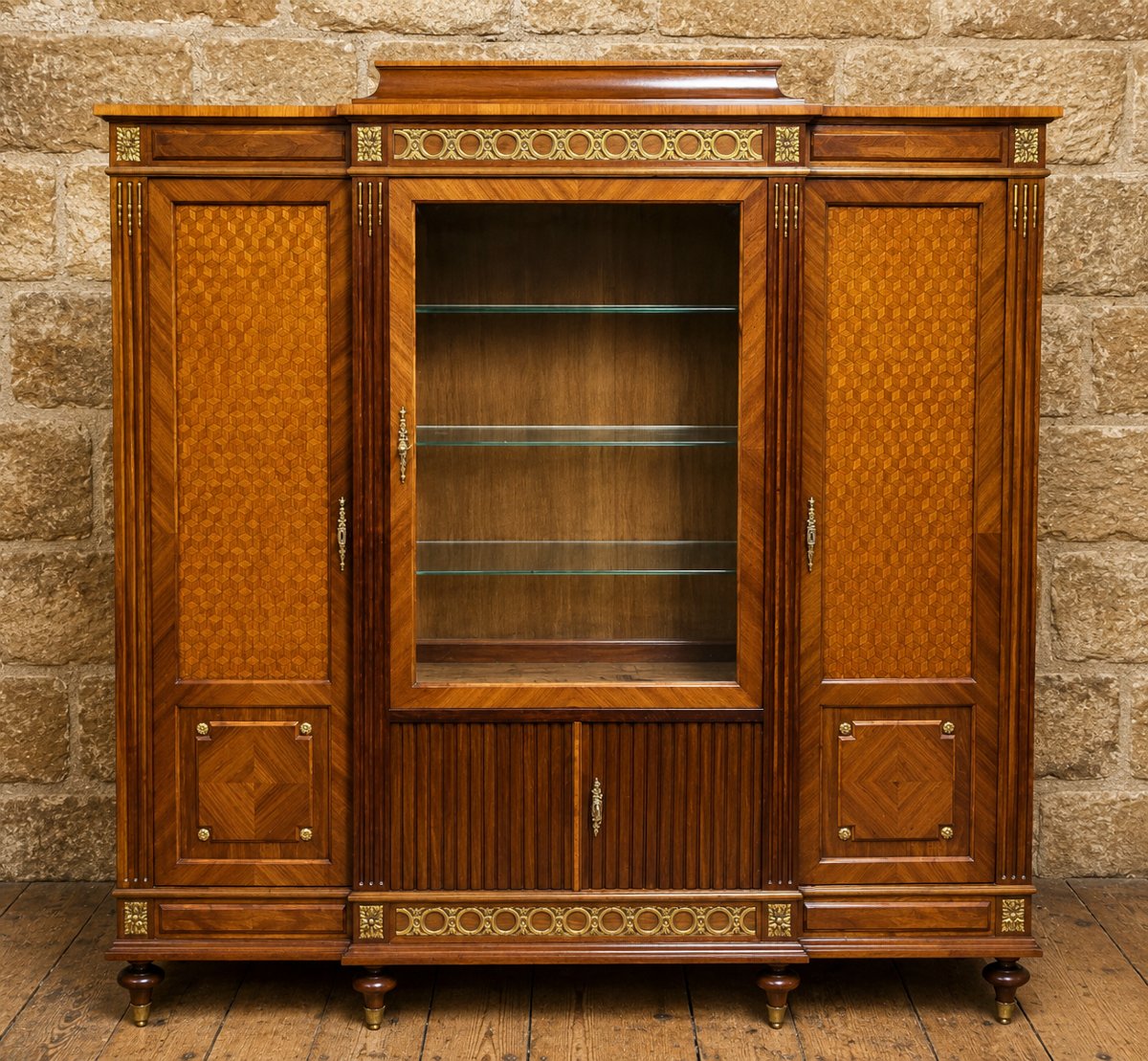 Importante bibliothèque-vitrine en bois nobles et marqueterie, estampillée A. Bastet, Lyon
