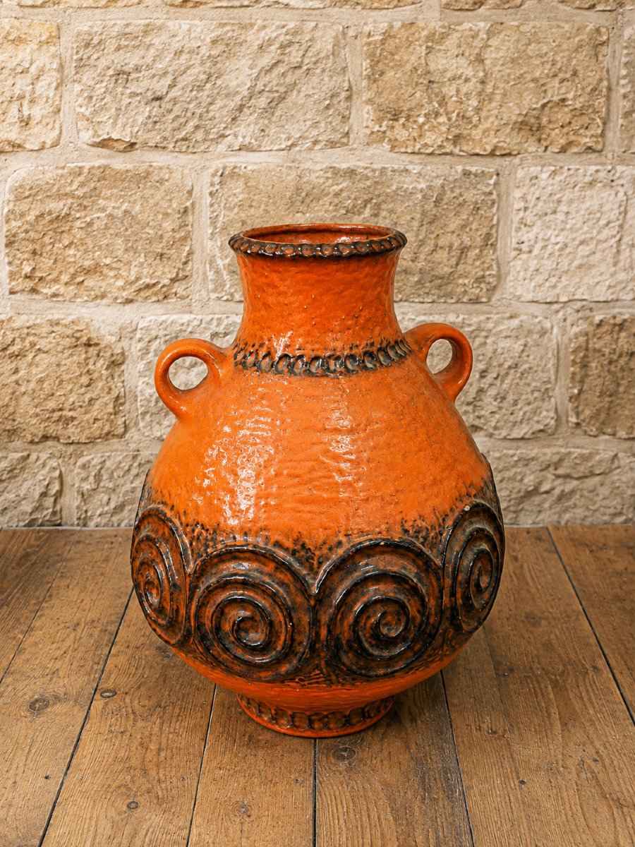 Important vase en céramique émaillée, de forme balustre à panse généreuse