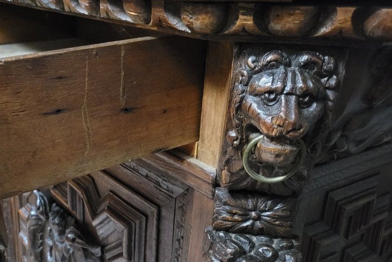 Grand buffet deux-corps style Renaissance richement sculpté – « ANNO 1634 »-photo-7
