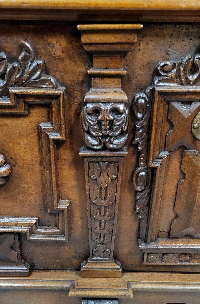 Large, Richly Carved Walnut Chest – Renaissance Style – 17th Century  -photo-4