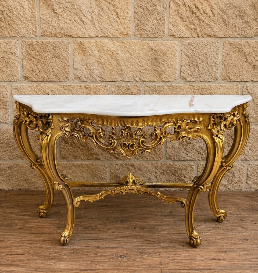 Importante console en bois doré sculpté – Dessus de marbre – Style Louis XV / Rocaille 