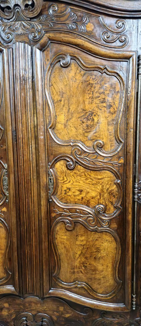 Importante armoire de mariage Louis XV en noyer et ronce – Vallée du Rhône – XVIIIe siècle  -photo-4