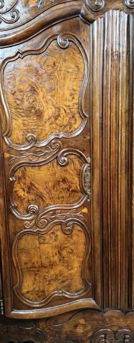 Importante armoire de mariage Louis XV en noyer et ronce – Vallée du Rhône – XVIIIe siècle  -photo-1