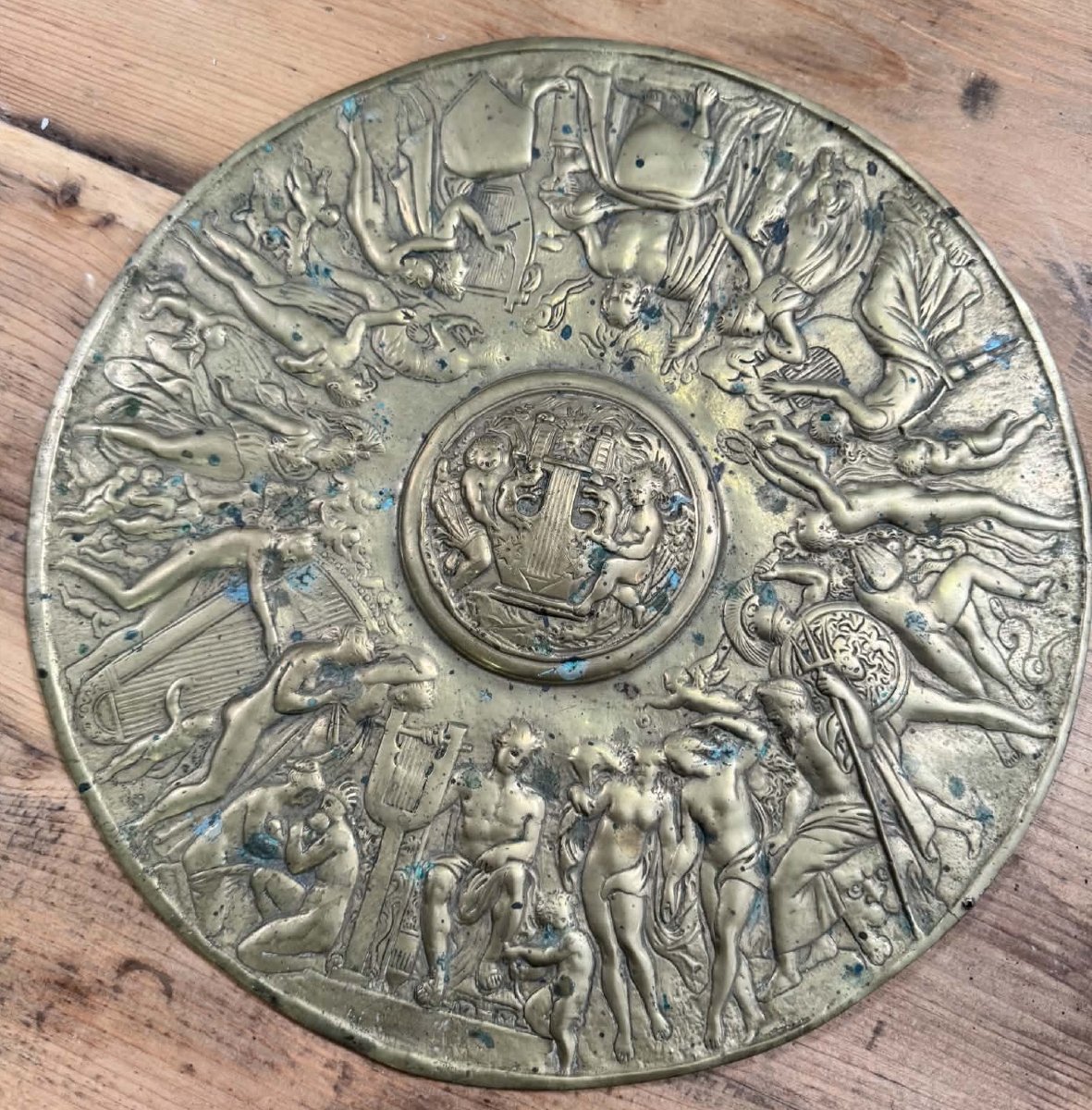 Tondo en bronze doré à décor mythologique – Les Arts et les Muses – XIXe siècle  -photo-4