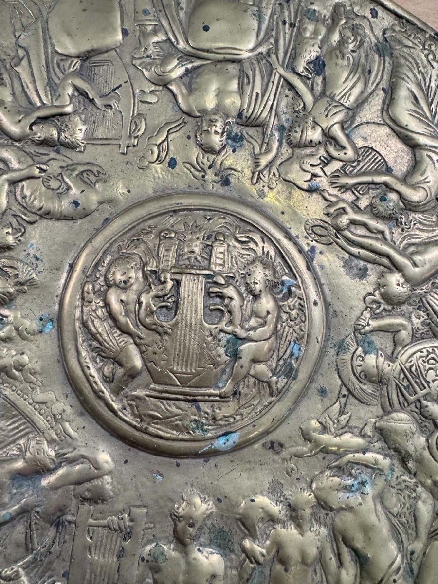 Tondo en bronze doré à décor mythologique – Les Arts et les Muses – XIXe siècle  -photo-1