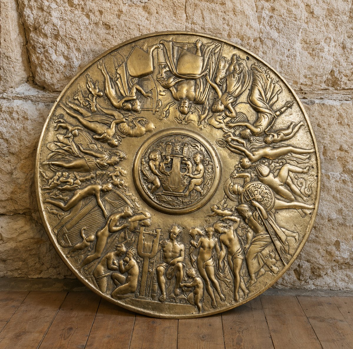 Tondo en bronze doré à décor mythologique – Les Arts et les Muses – XIXe siècle  