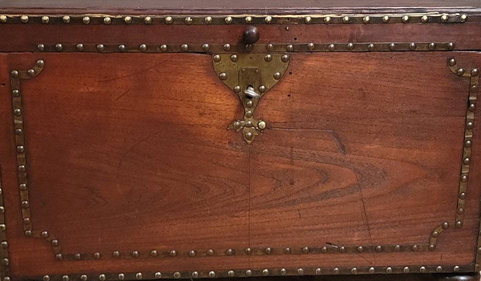 Wooden And Brass-studded Travel Trunk – Key Lock – 19th Century  -photo-3