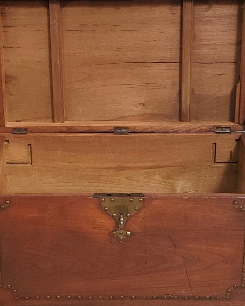 Wooden And Brass-studded Travel Trunk – Key Lock – 19th Century  -photo-4