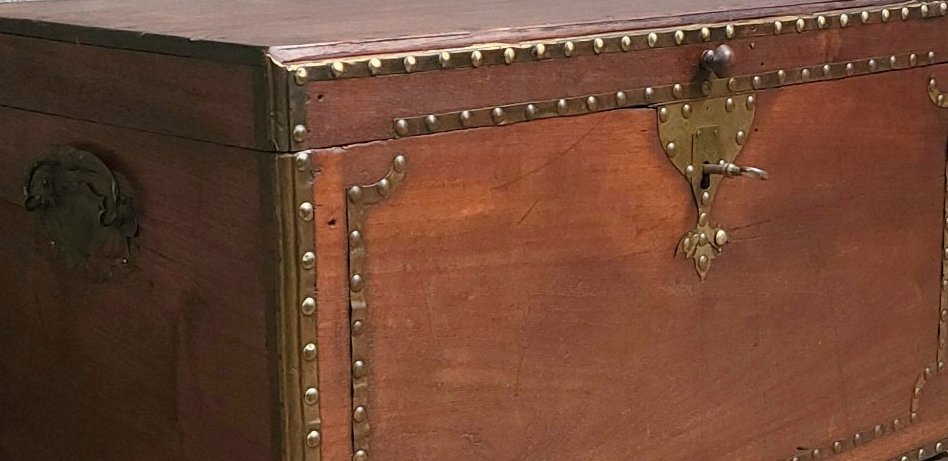 Wooden And Brass-studded Travel Trunk – Key Lock – 19th Century  -photo-2