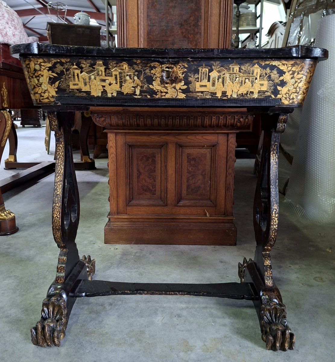 Black Lacquer Sewing Table With Gilded Chinese Motifs – 19th Century-photo-2