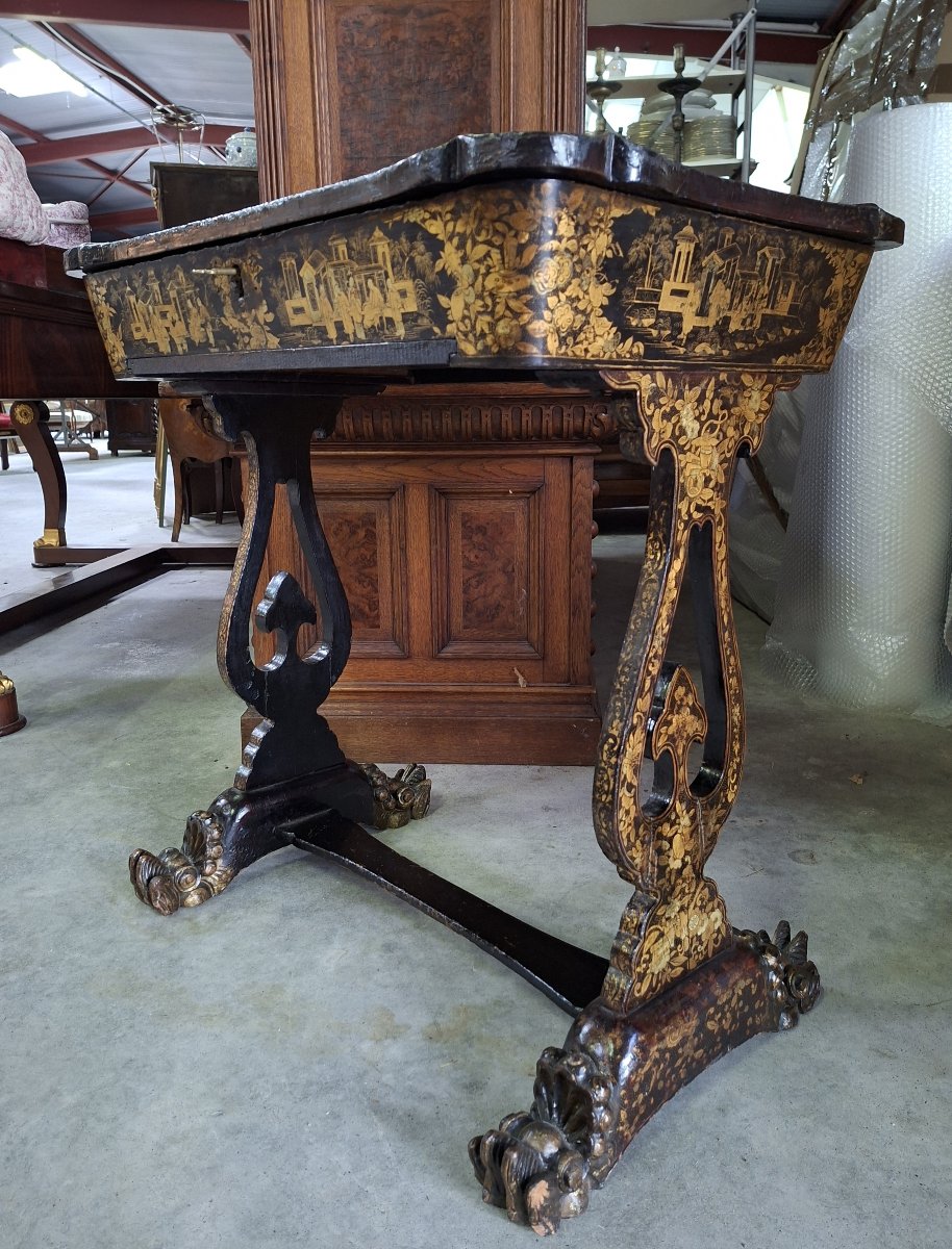 Black Lacquer Sewing Table With Gilded Chinese Motifs – 19th Century-photo-4