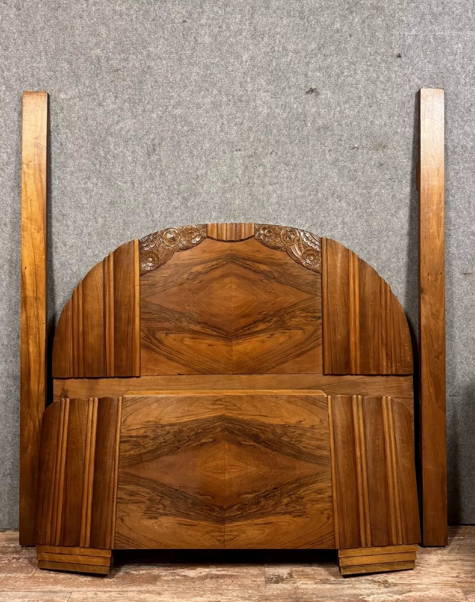 Art Deco-era Fan-shaped Bed In Walnut – Stylized Floral Design – Circa 1930  -photo-3