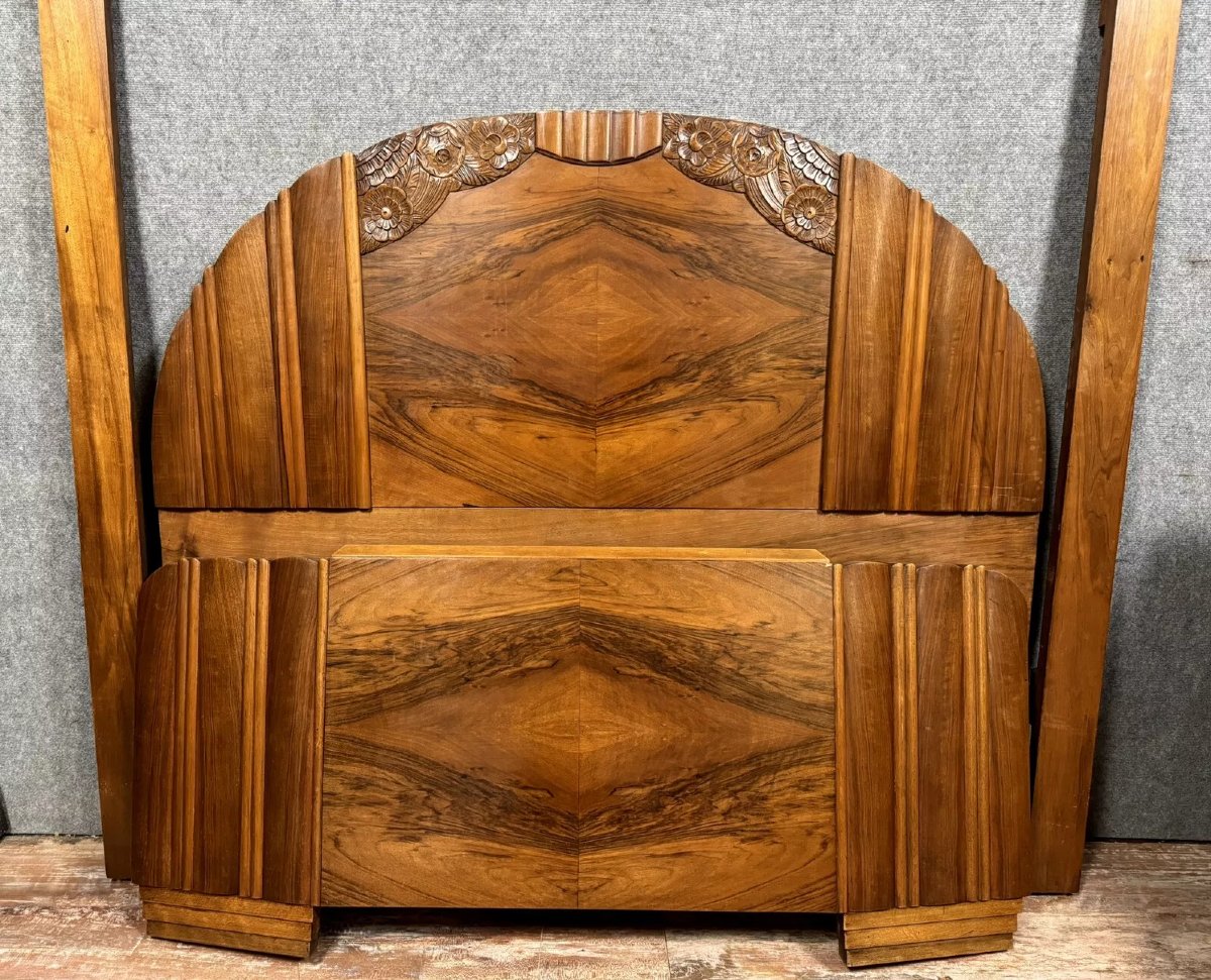 Art Deco-era Fan-shaped Bed In Walnut – Stylized Floral Design – Circa 1930  -photo-4