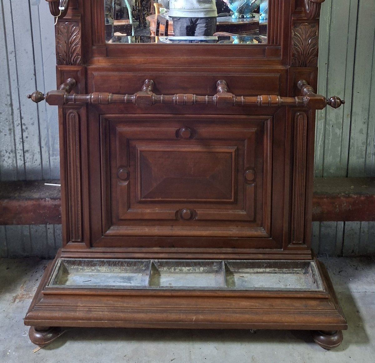 Large Walnut Mirrored Entryway Console – 19th Century -photo-2