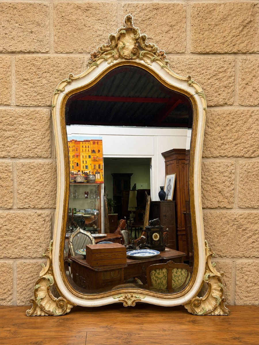 Grand miroir de style Louis XV – Décor rocaille polychrome et doré -photo-3