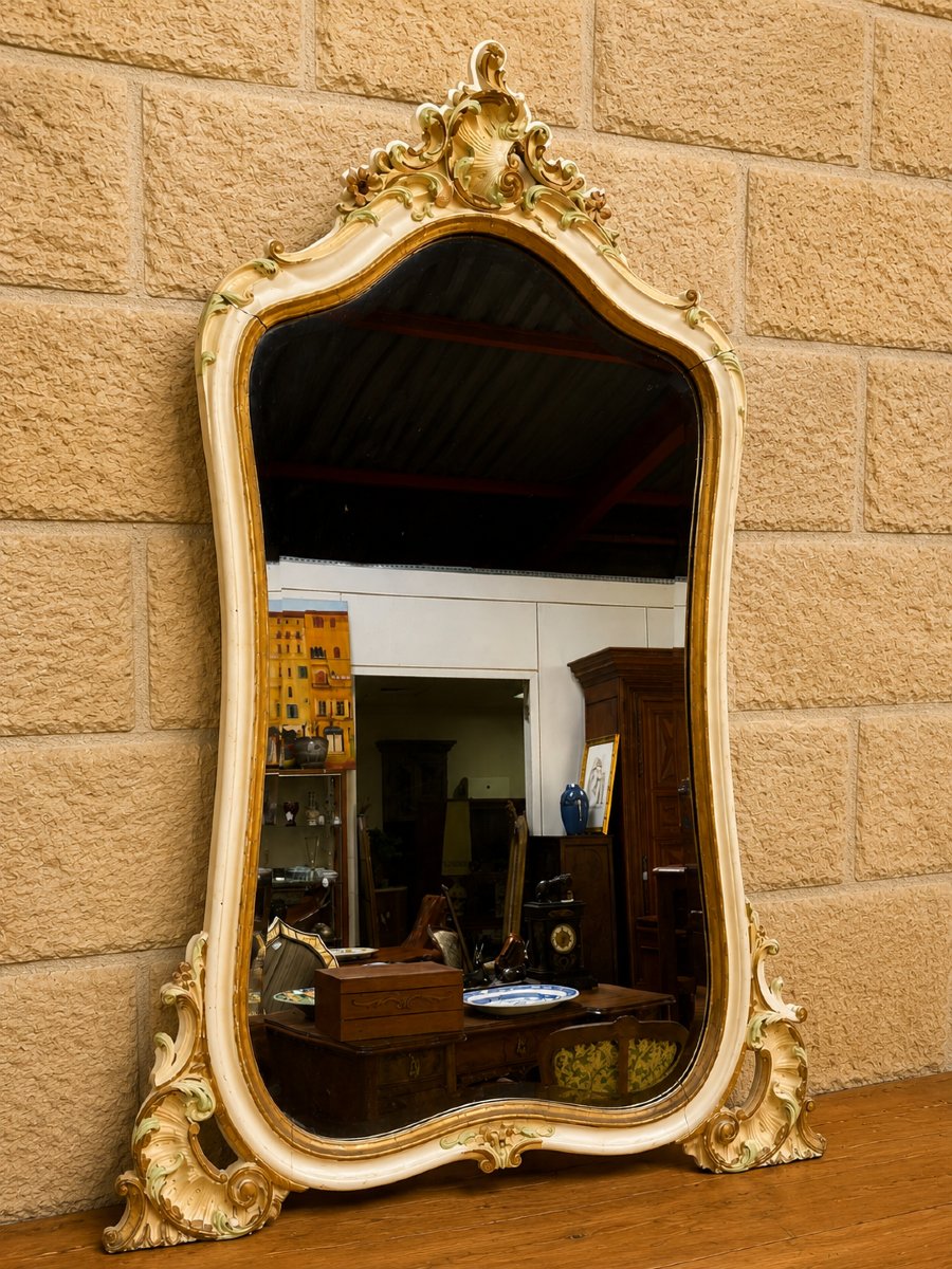 Grand miroir de style Louis XV – Décor rocaille polychrome et doré -photo-1