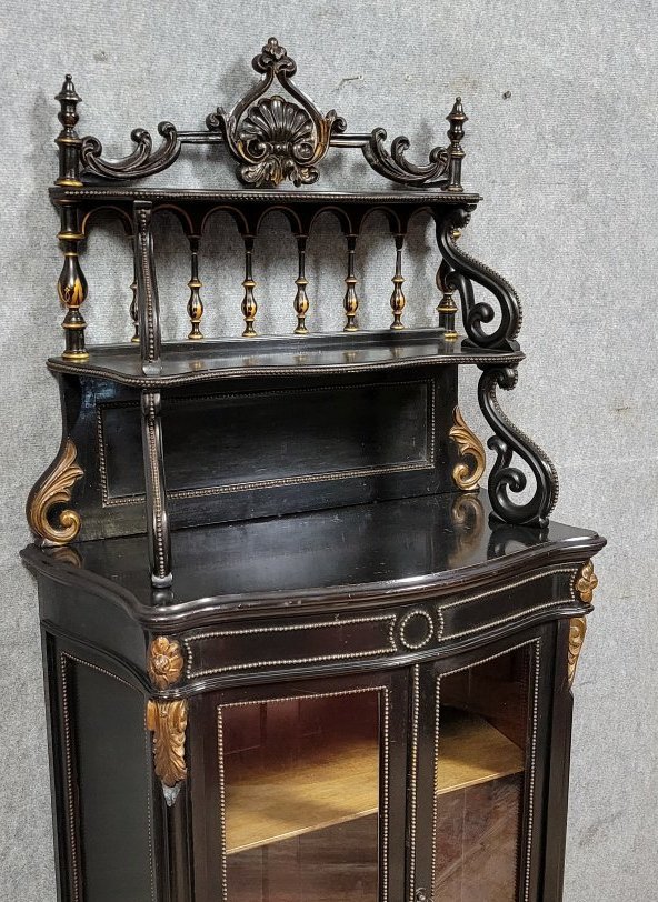 Meuble vitrine Napoléon III en bois noirci et rehauts dorés – XIXe siècle -photo-3