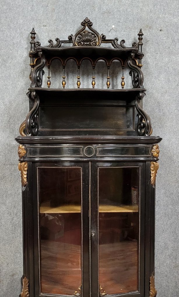 Meuble vitrine Napoléon III en bois noirci et rehauts dorés – XIXe siècle -photo-4