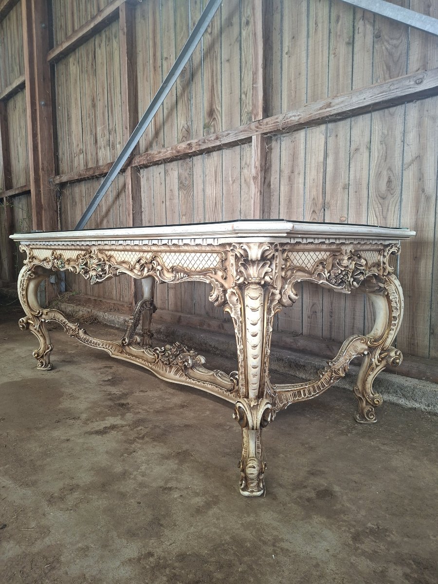 A Large Louis XV-style Dining Table, Richly Carved And Accented With Gilding-photo-3