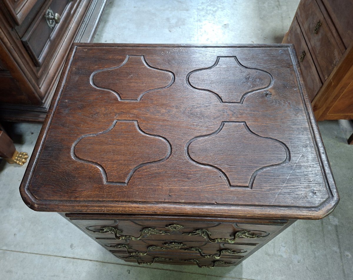 Louis XIV-era Ladies' Chest Of Drawers With Three Drawers, Made Of Oak – Carved Decoration -photo-3