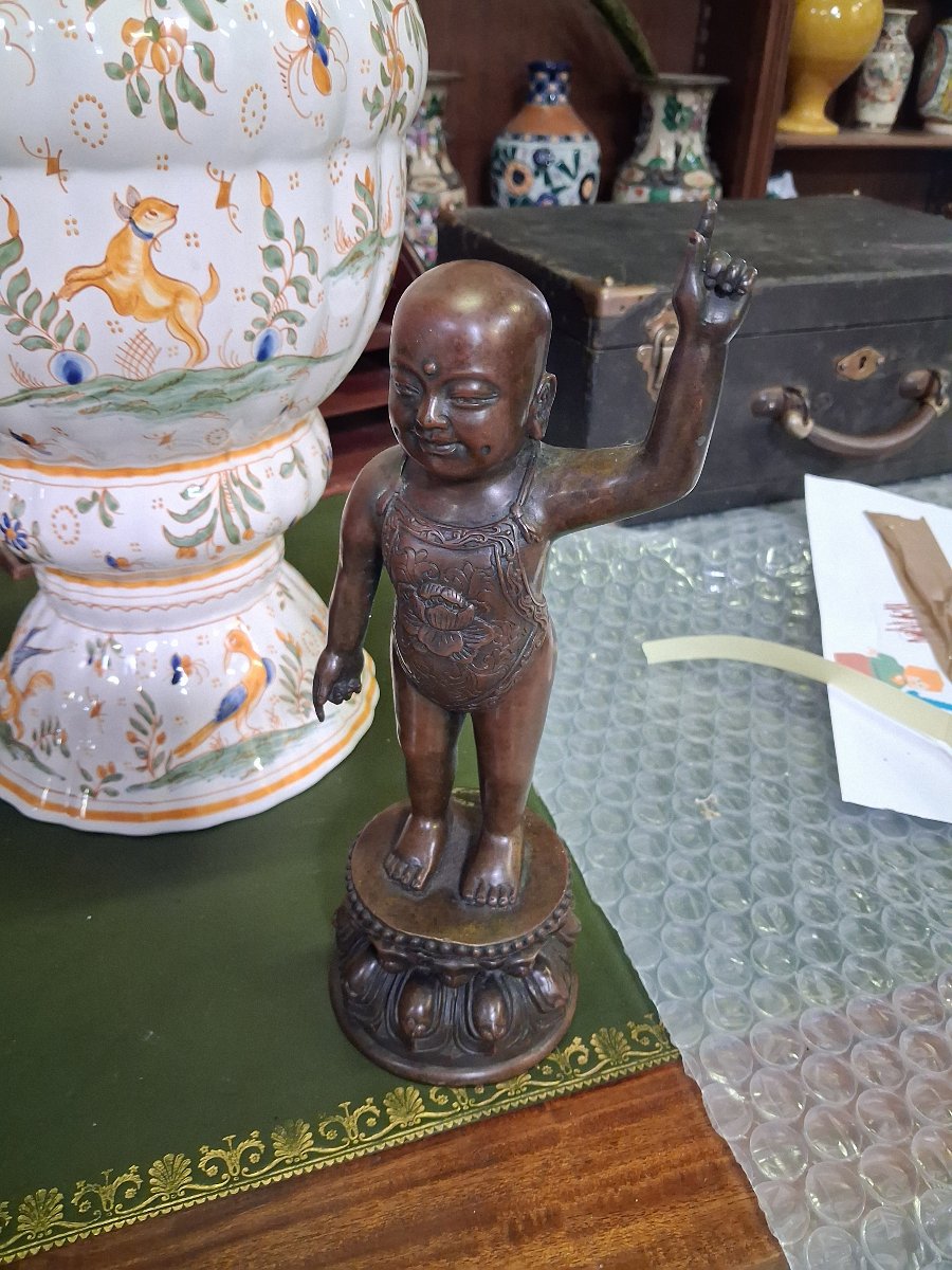 Statuette Asiatique en bronze – Enfant sur socle lotiforme – H. 30 cm-photo-4