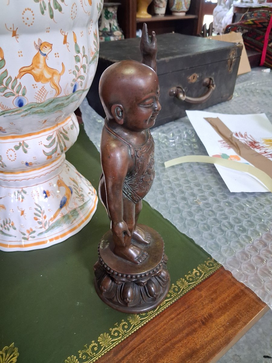 Statuette Asiatique en bronze – Enfant sur socle lotiforme – H. 30 cm-photo-3