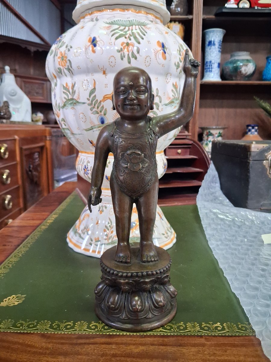 Statuette Asiatique en bronze – Enfant sur socle lotiforme – H. 30 cm-photo-4