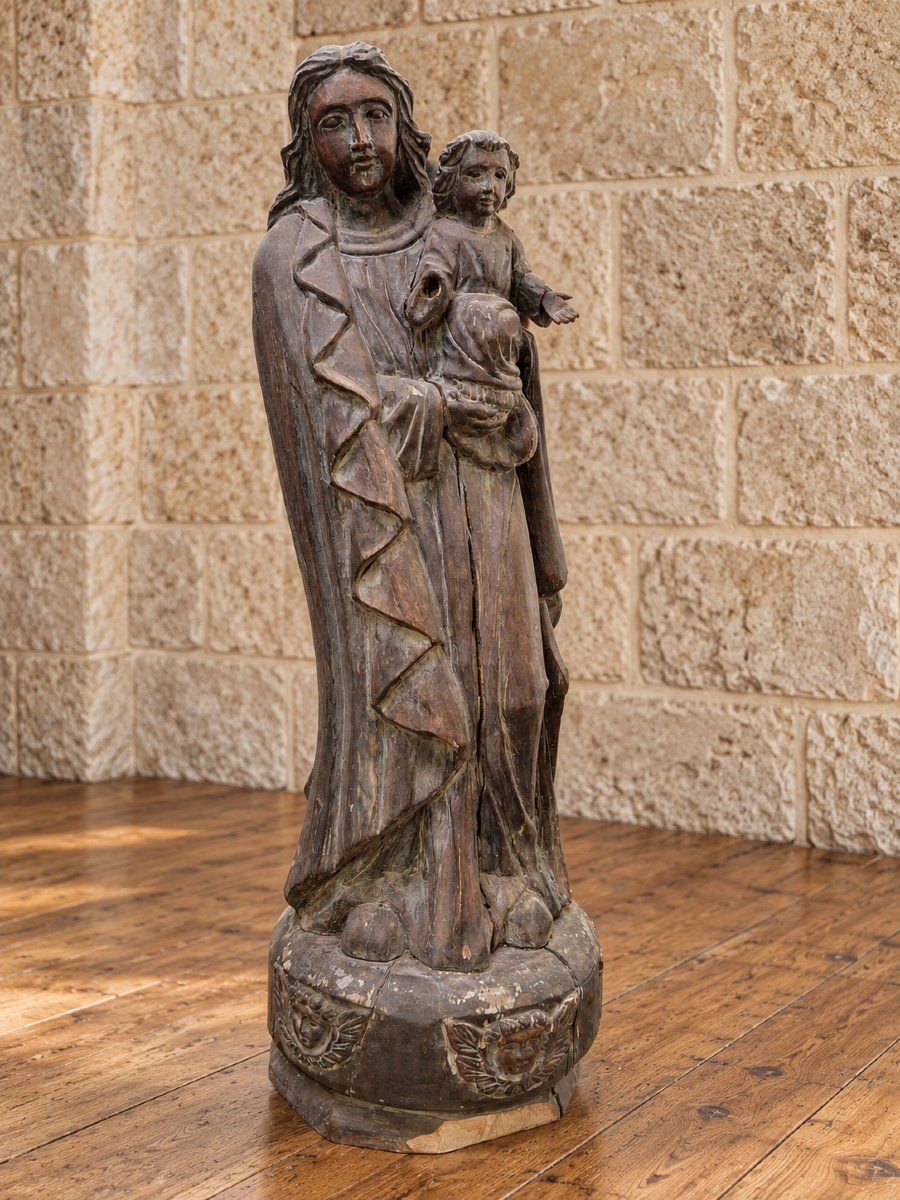 Vierge à l’Enfant en bois sculpté – XVIIIe siècle – H. 75 cm 