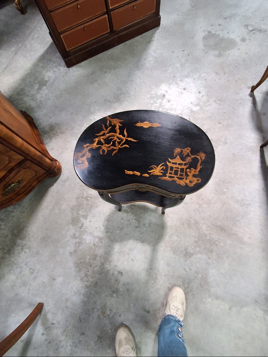 Table rognon japonisante – Bois laqué noir et décor doré – époque Napoléon III -photo-2