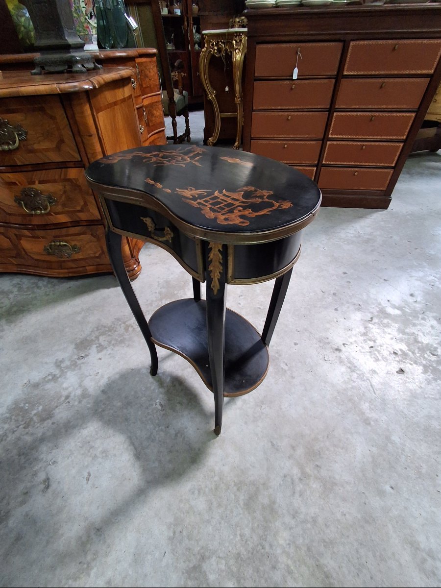 Table rognon japonisante – Bois laqué noir et décor doré – époque Napoléon III -photo-3