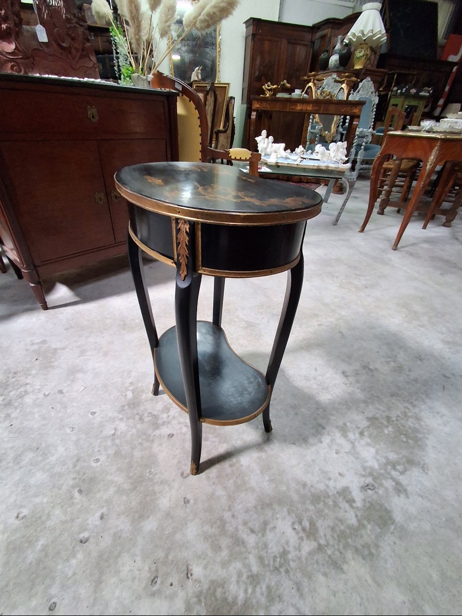 Table rognon japonisante – Bois laqué noir et décor doré – époque Napoléon III -photo-1