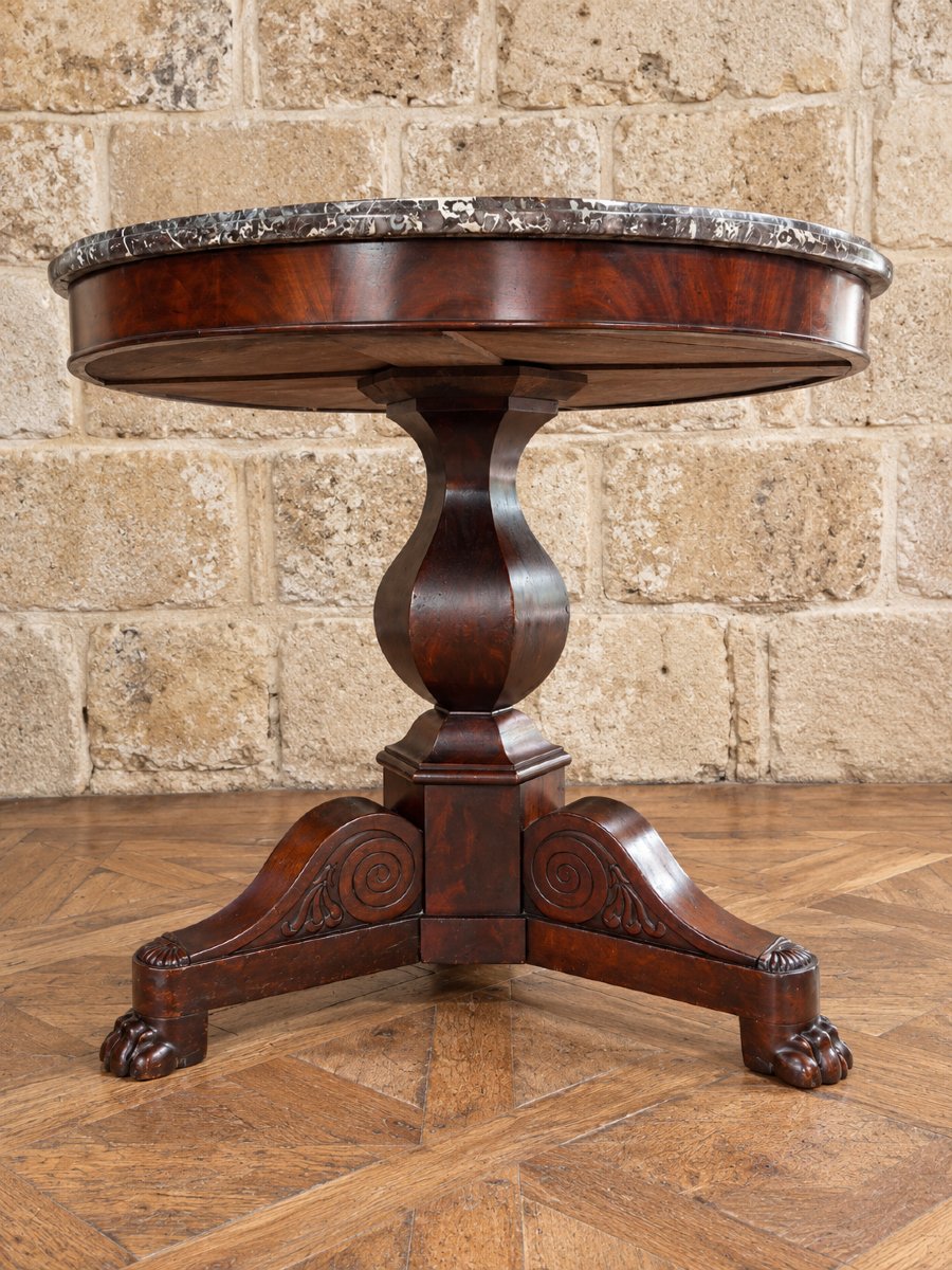 Guéridon rond en acajou à plateau de marbre – Époque Empire Restauration, XIXe siècle