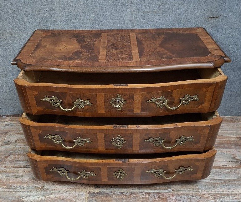 Commode galbée époque Louis XIV en marqueterie - garniture de bronzes dorés -photo-1
