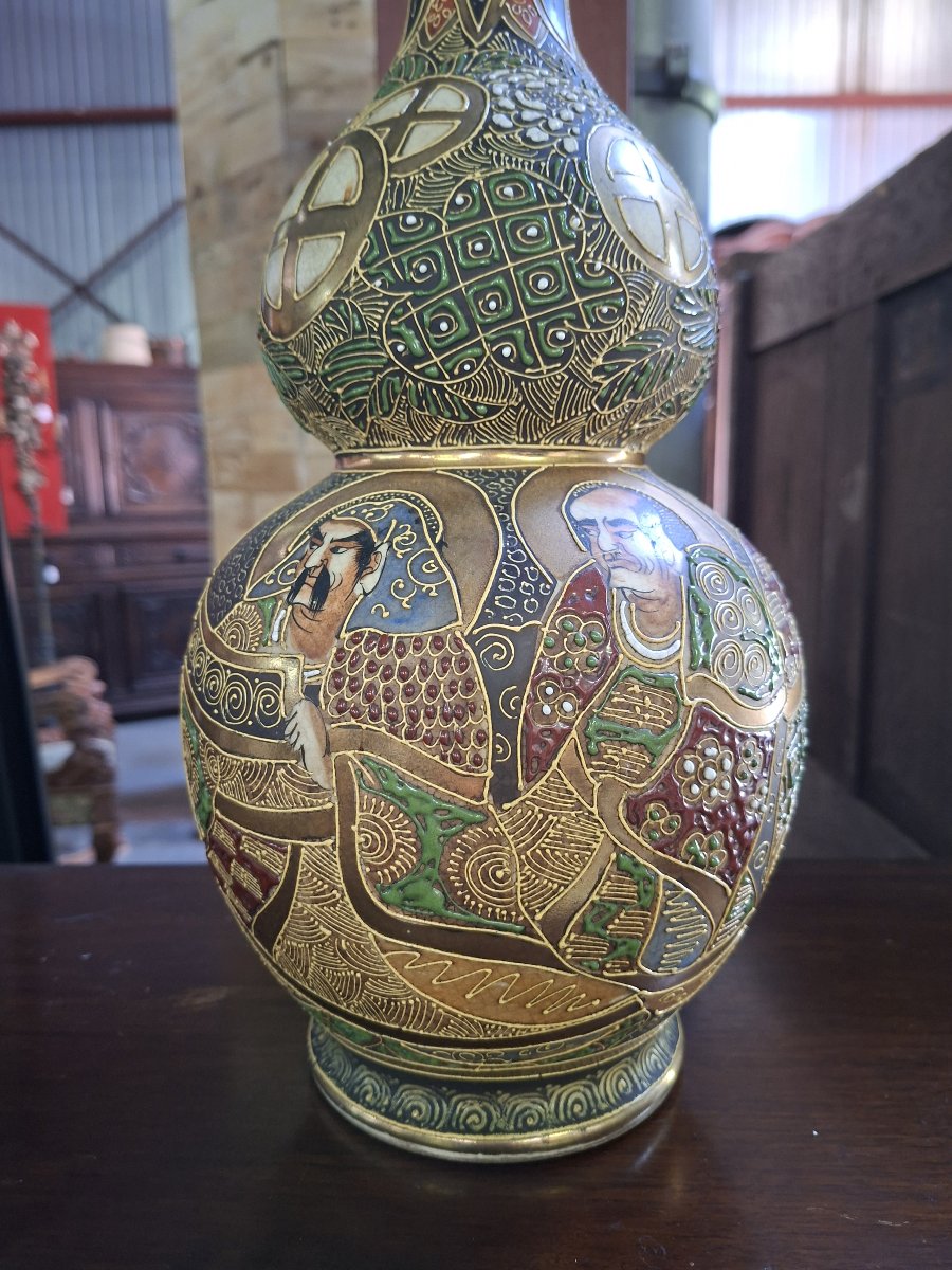 Satsuma époque Meiji : Vase gourde en céramique polychrome et dorée -photo-3