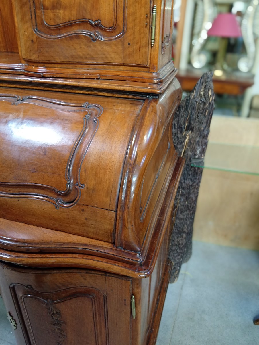 Important bureau à cylindre en noyer sculpté – Époque Louis XV – XVIIIe siècle -photo-3