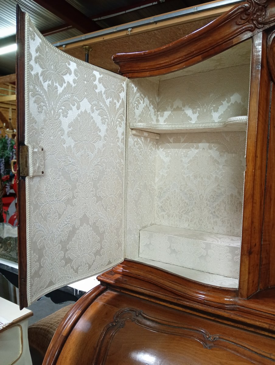 Important bureau à cylindre en noyer sculpté – Époque Louis XV – XVIIIe siècle -photo-7