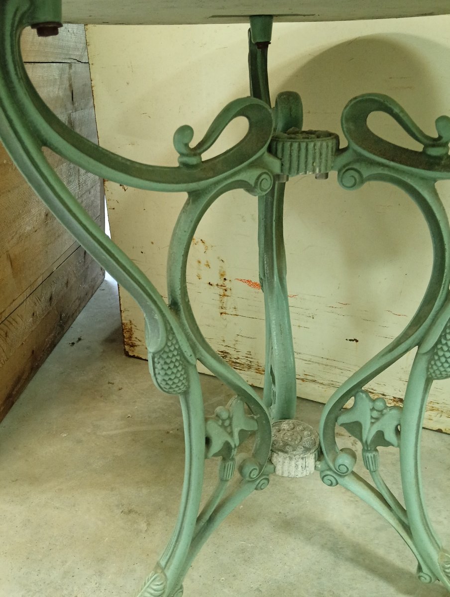 Art Nouveau-style Cast-iron Side Table - Ketall – Spain – Gray Marble Top -photo-1
