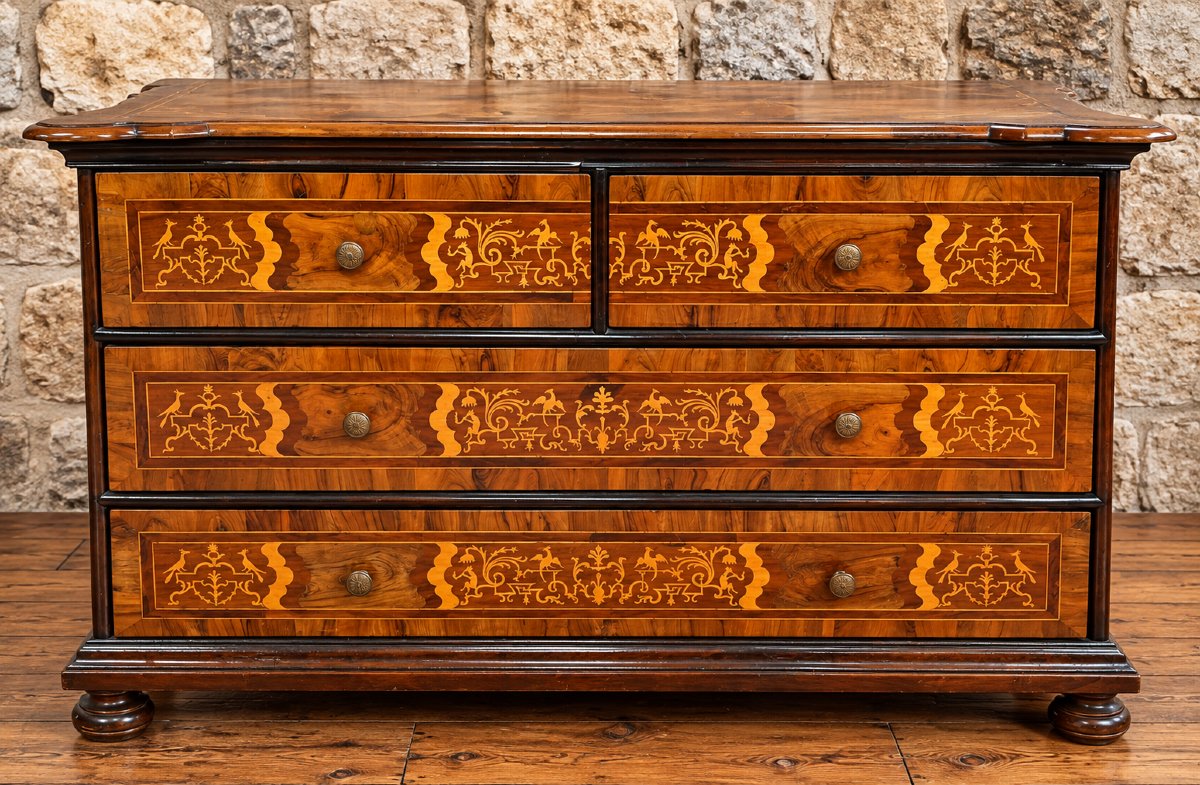 Trés Grande Commode époque Louis XIV en marqueterie – fin XVIIe / début XVIIIe siècle